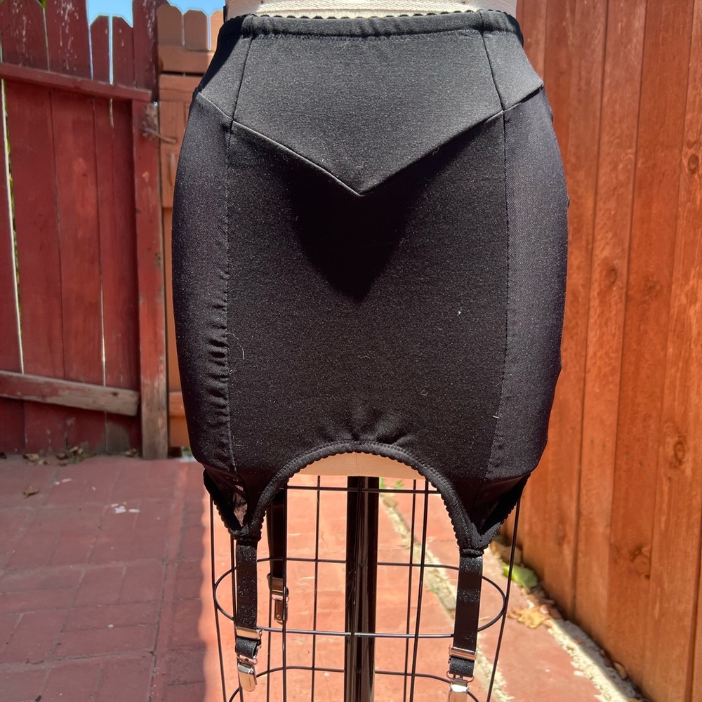Widow black skirt